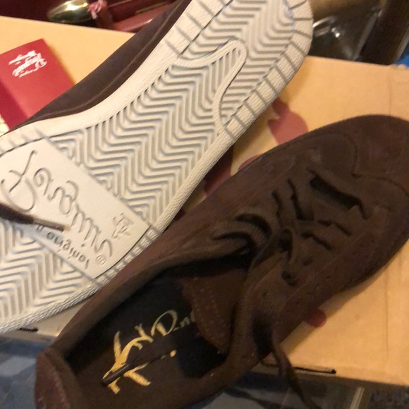 Shoes - Picture 3 of 5